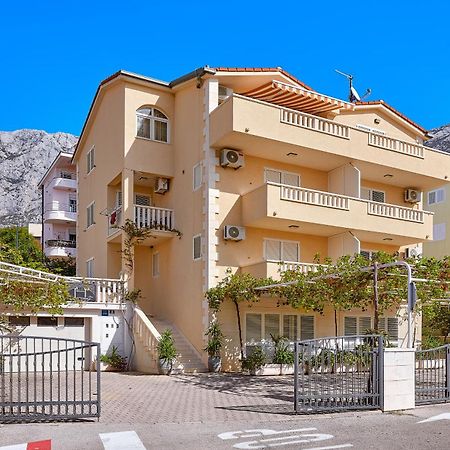 Apartments Ivica Макарска Екстериор снимка